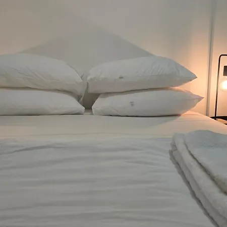 Appartement Art- D Deluxe 3 Br - Breakbooking Cy Limassol